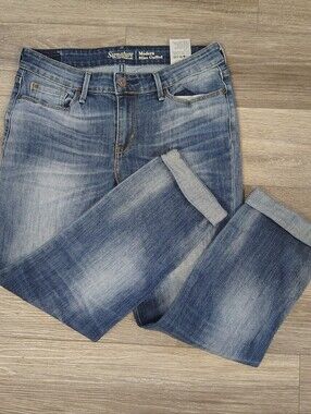 Signature Blue Washed Slim Cuffed Capris/Petal Pusher Size 8